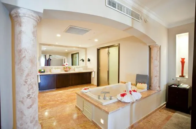 Majestic Elegance Punta Cana Suite bathroom
